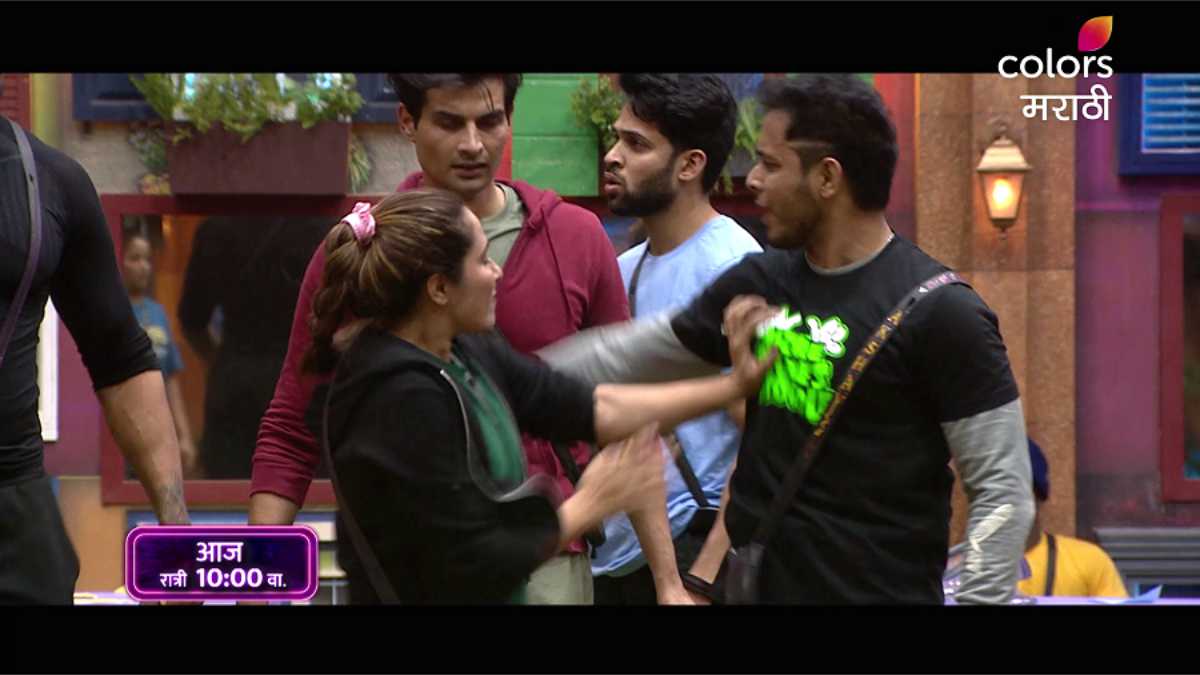 Bigg Boss Marathi There will be strong fights between the members during the work